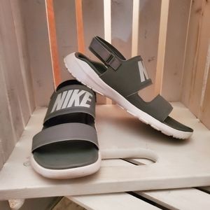 Nike Women's Size 8 Sandals